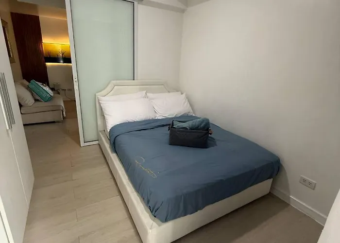 Azure Bicutan Boracay 4fl Pool View Aparthotel 4*